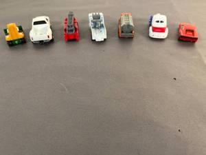 lot 70 image: 7 assorted model cars