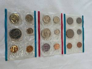 lot 87 image: 3 US Mint sets - 1971, 1972, 1972 - uncirculated
