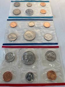 lot 89 image: 3 US Mint sets - 1968, 1984, 1985 - uncirculated - Philadelphia Mint & San Francisco Assay Office