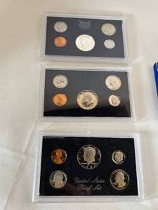 lot 91 image: 3 US Mint Proof sets - 1970, 1971, 1983 - uncirculated