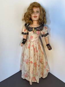 lot 5 image: beautiful antique Ideal 25 doll - so real looking