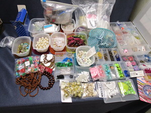 Beads & Jewelry Making Supplies