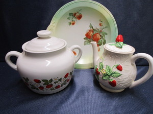 Strawberry Tea & Bean Pot, Tray