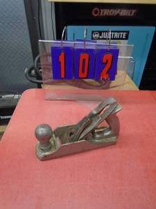 Aluminum Stanley ice plane. Ribbed bottom. 9 12 oal. Very nice condition. As shown.