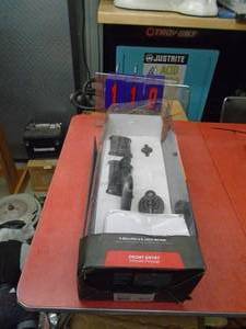 Quikset exterior door handle set with keys. Looks new. Appears complete. As shown.