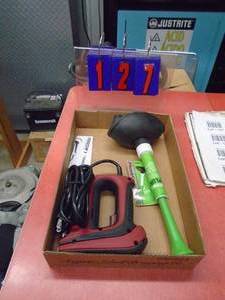 New arrow electric stapler & plunger. As shown.