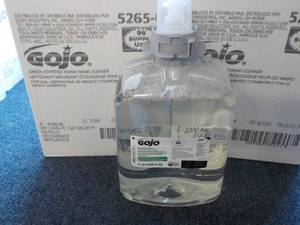 lot 48 image: 4 - 2 liter Jugs GOJO Hand Cleaner...
