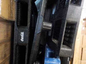 lot 77 image: 4 Plastic Pallets...