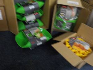 lot 89 image: Case of 3 Different OXO Softworks S...