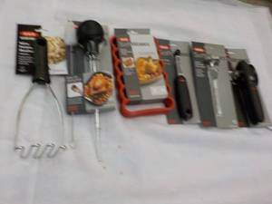 lot 95 image: 6 OXO Softworks Kitchen Products...