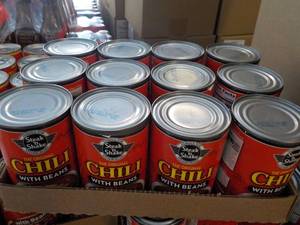 lot 224 image: 12 Pack Steak N Shake Chili with Be...