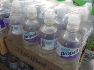 lot 231 image: 12 Pack Propel Grape...