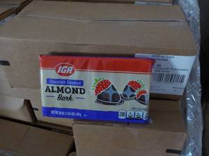 lot 244 image: Case of 12 - 20 oz Trays IGA Chocol...