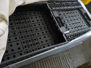 lot 321 image: 4 Collapsible Plastic Trays...