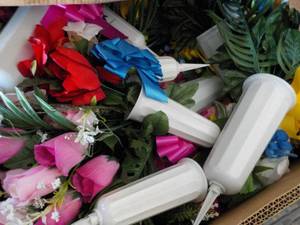 lot 326 image: Pallet of Memorial Artificial Flowe...