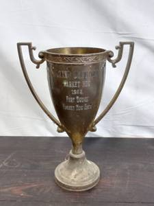 lot 49 image: Old Grand Champion Market Hog 1962 Fort Dodge Market Hog Show Trophy