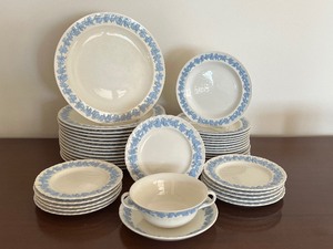 Vintage Set of Wedgewood Embossed Queens Ware