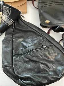 lot 90 image: Womens Accessory Lot Hats, Purses, and More