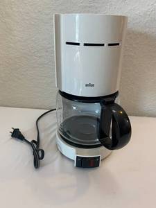 lot 11 image: Braun 10-Cup Coffee Maker