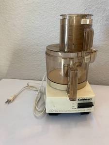 lot 16 image: Cuisinart Food Processor