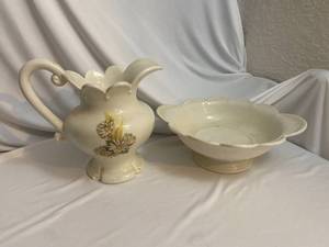 lot 24 image: Vintage Pitcher and Wash Basin