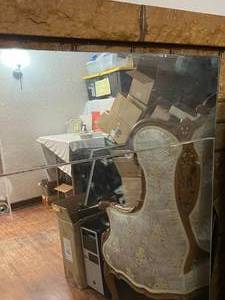 lot 114 image: Mirror Lot