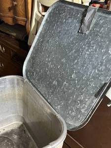 lot 119 image: Vintage Metal Cooler on Wheels
