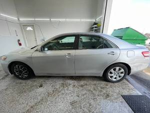 2011 Toyota Camry LE - 1 OWNER - Manual