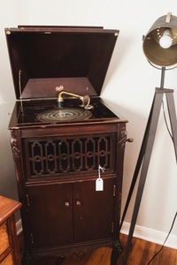 lot 23 image: Antique Path Phonograph