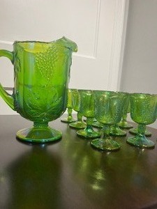 lot 72 image: Carnival Green Glass Set of 13