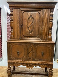lot 73 image: Antique Jacobean Hutch