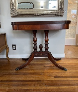 lot 6 image: 1930s Duncan Phyfe Solid Mahogany Card Table