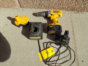 lot 11 image: Dewalt Drill 14.4 Volt with 3 Batterys & Charger