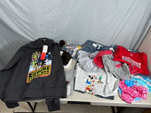 lot 264 image: 15 Pieces Of Kids Clothing
