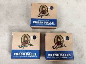 lot 11 image: 3 New Bars of Dr Squatch Soap