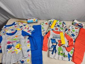 lot 21 image: New 4T and 2T Pajama Sets