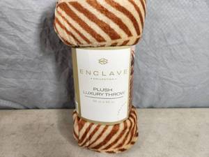 lot 54 image: New Enclave Plush Luxury Throw