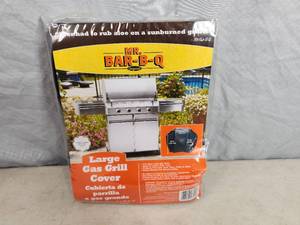 lot 98 image: New Large Gas Grill Cover