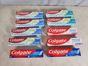 lot 122 image: 10 New Tubes of Toothpaste