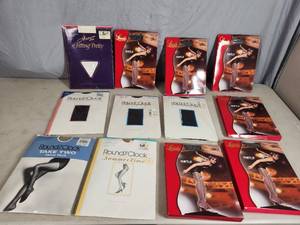 lot 124 image: 12 New PantyhoseNylons