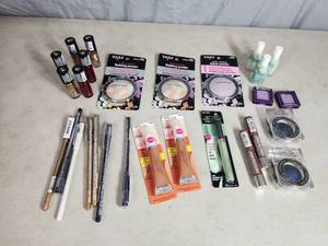 lot 125 image: New Hard Candy Makeup
