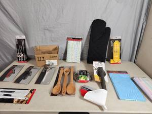 lot 141 image: New Kitchen Items