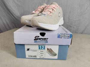 lot 148 image: New Skechers Sport Arch Comfort Sneakers