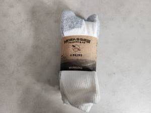 lot 175 image: New 4 Pack of Hiwassee Trading Co Socks