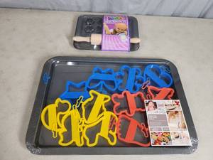lot 177 image: 2 New Kids Bake Sets