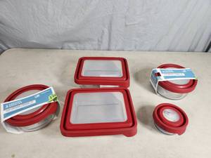 lot 181 image: 5 New Anchor Hocking TrueSeal Containers