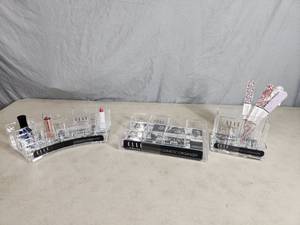 lot 205 image: 3 New Elle Cosmetic  Jewelry Organizers