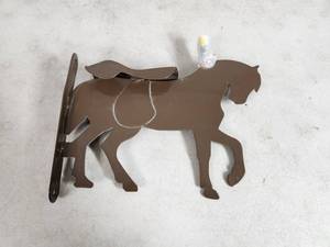 lot 214 image: New Metal Horse Squirrel Feeder