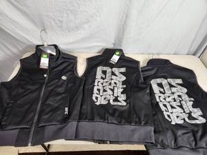 lot 217 image: 3 New UFC Fighting Vest