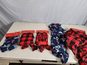 lot 226 image: 5 New Pet Pajamas